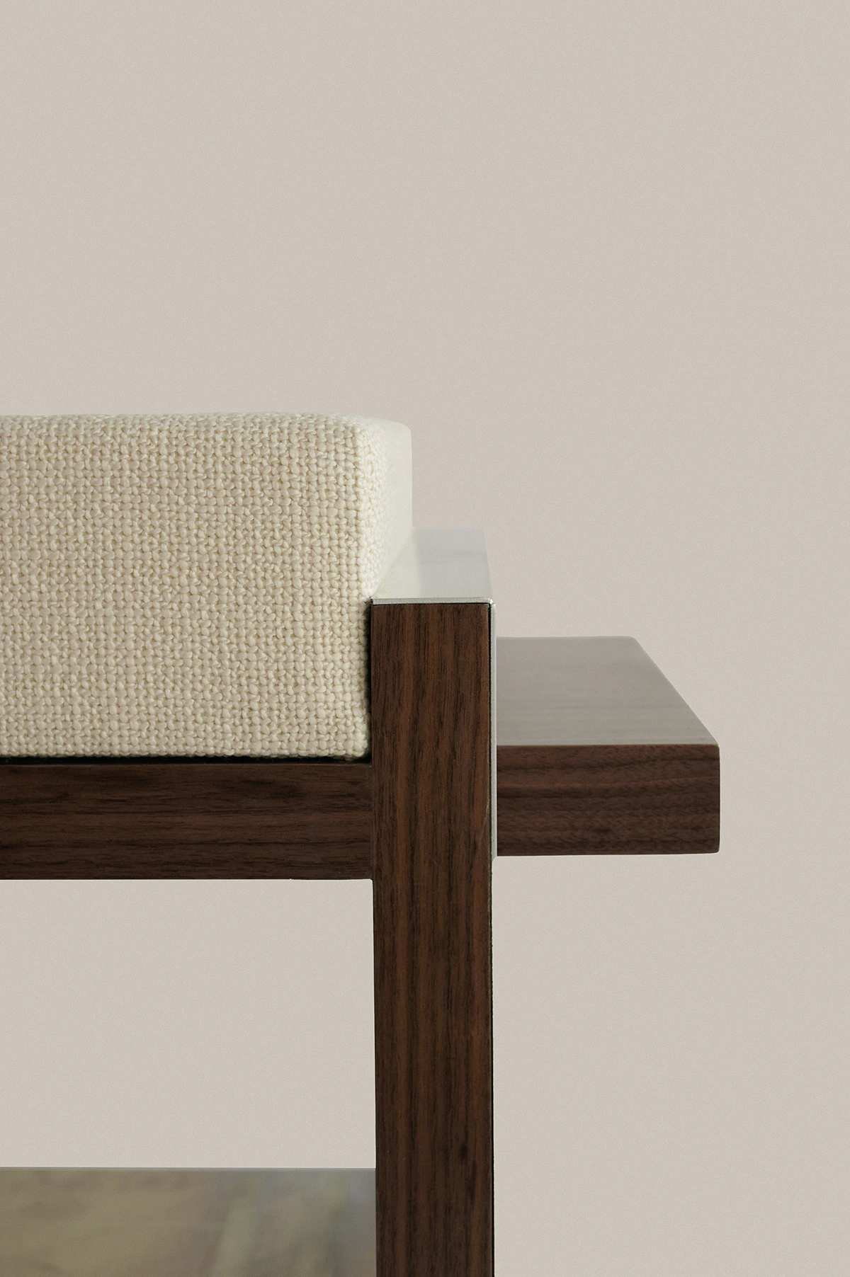 Walk in the Park Chair - Classic and organic design with mid-century curves, inspired by Scandinavian and modernist styles. Comfortable and suitable for various environments and people. Refined simplicity with a timeless aesthetic.