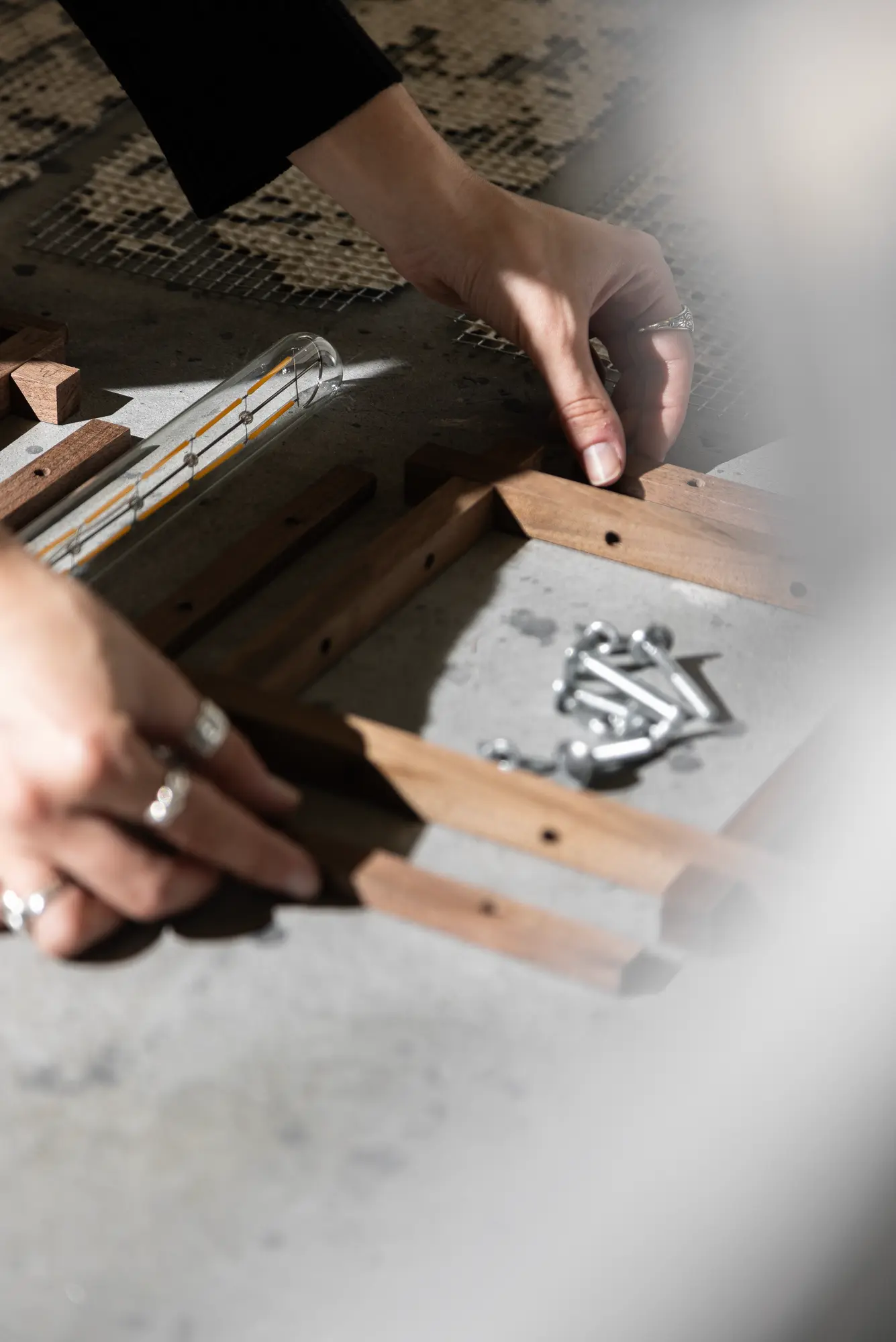 Walk in the Park Chair - Classic and organic design with mid-century curves, inspired by Scandinavian and modernist styles. Comfortable and suitable for various environments and people. Refined simplicity with a timeless aesthetic.