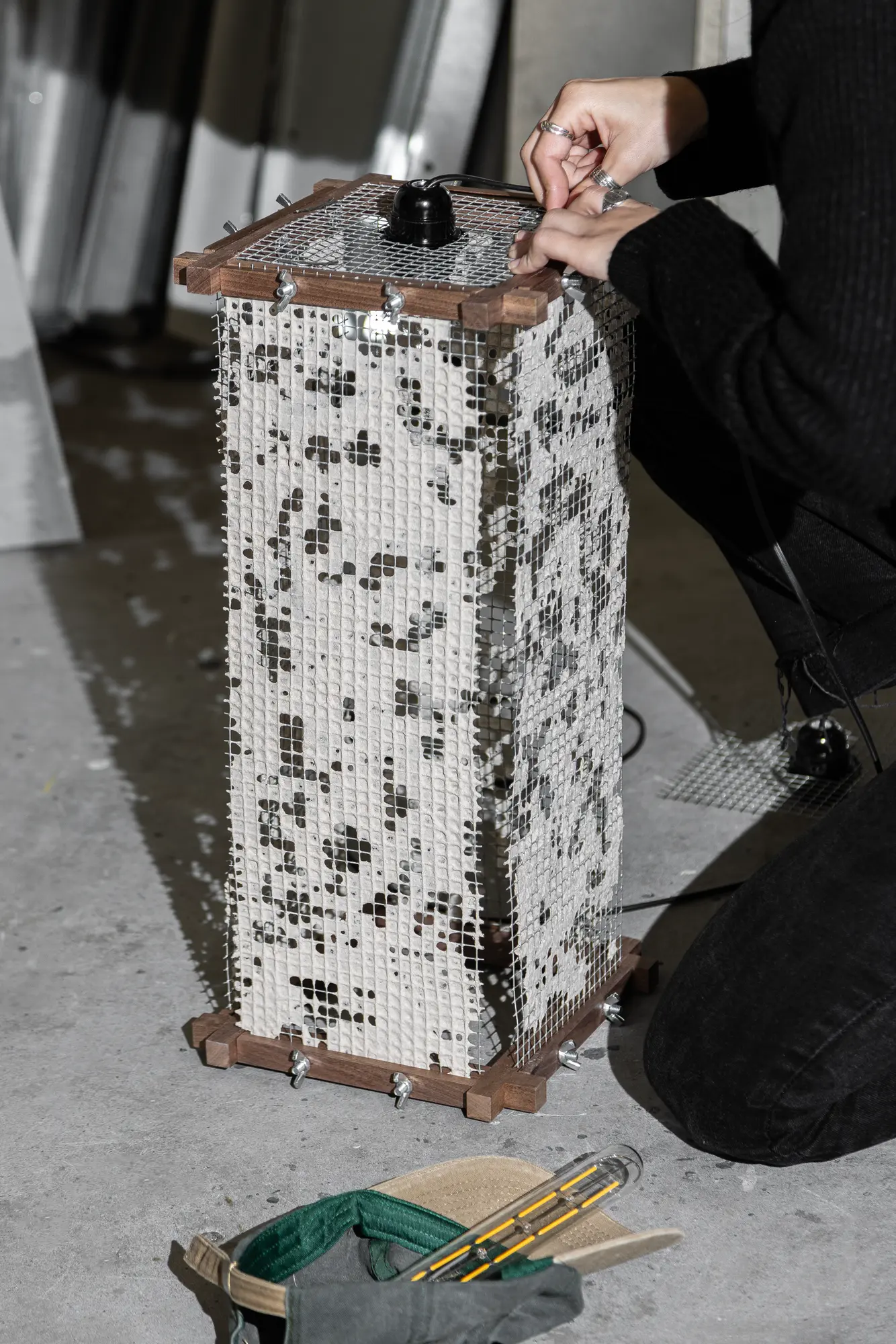 Walk in the Park Chair - Classic and organic design with mid-century curves, inspired by Scandinavian and modernist styles. Comfortable and suitable for various environments and people. Refined simplicity with a timeless aesthetic.