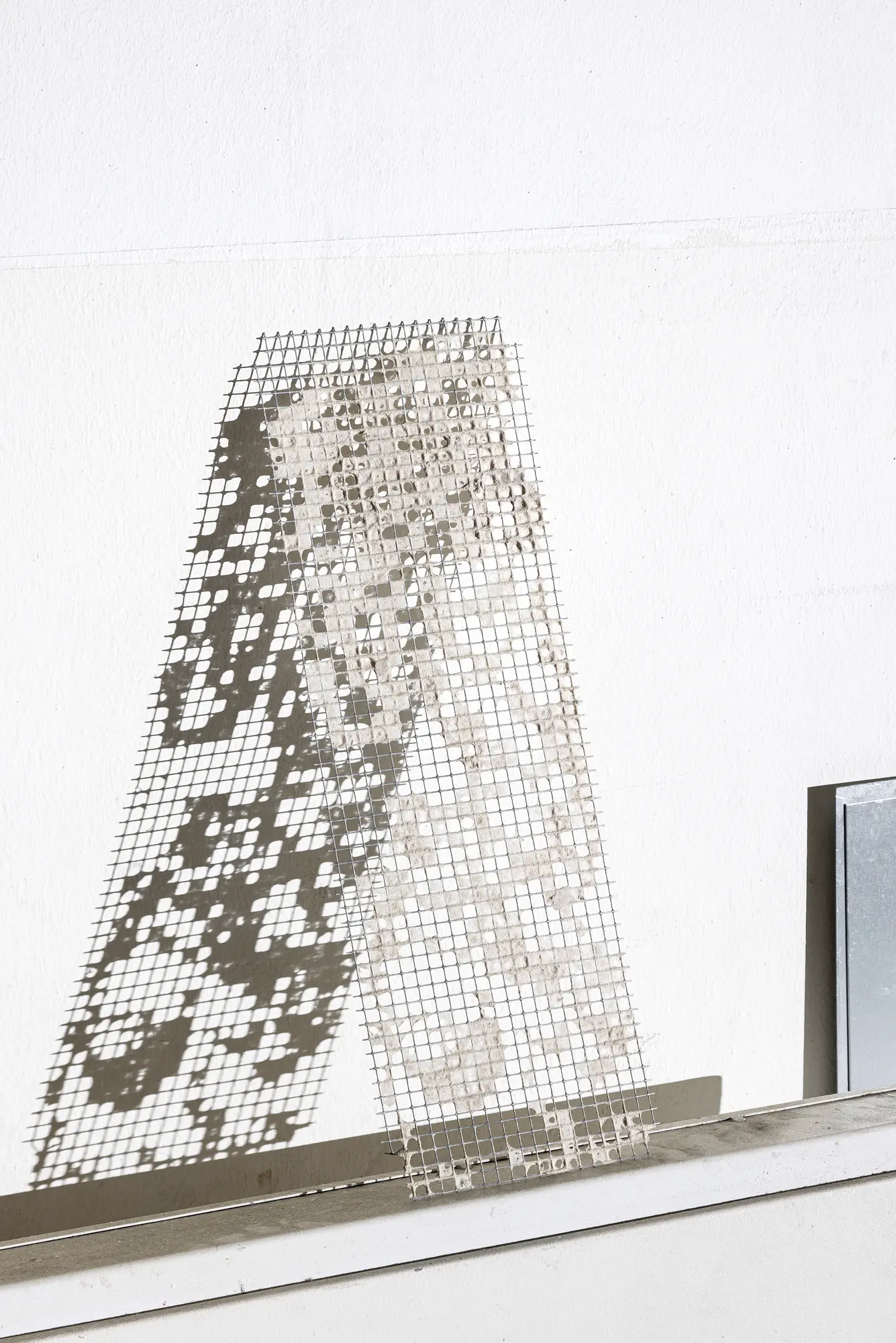 Walk in the Park Chair - Classic and organic design with mid-century curves, inspired by Scandinavian and modernist styles. Comfortable and suitable for various environments and people. Refined simplicity with a timeless aesthetic.